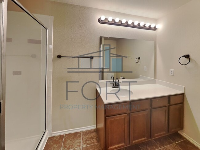 Building Photo - PERFECT HOME IN PRINCETON!