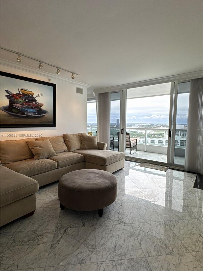 Building Photo - 21055 Yacht Club Dr