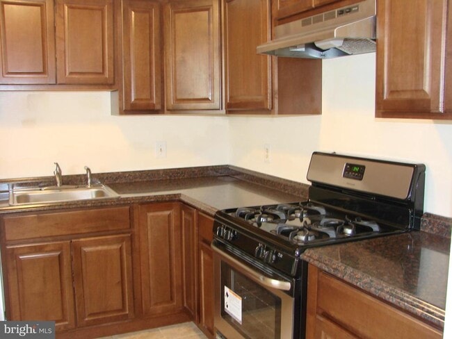 Building Photo - 2705 Brookhaven Dr
