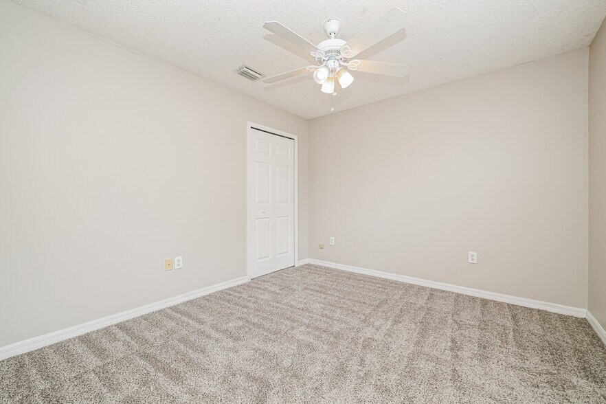 Building Photo - 11025 Whittney Chase Dr