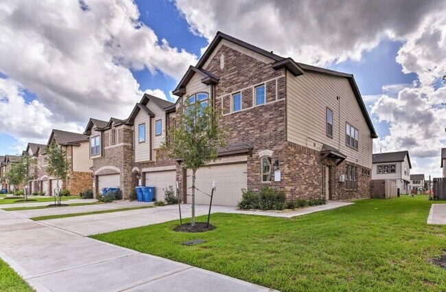 Primary Photo - 3322 Harvest Meadow Ln