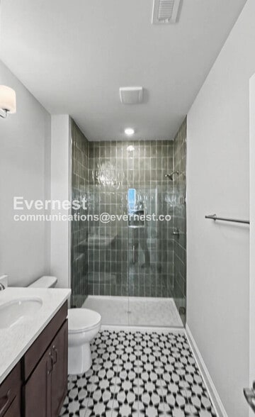 Building Photo - 747 Bespoke