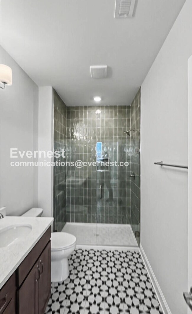 Building Photo - 2 Bed/2.5 Bath Townhome with Garage / Pet-Friendly / Available Now!