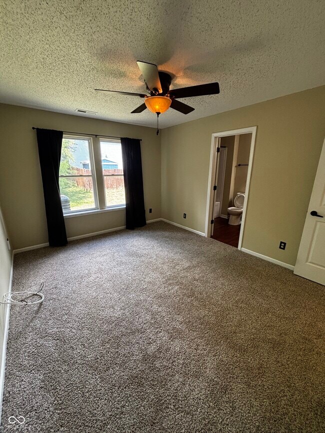 Building Photo - 2434 Harvest Moon Dr