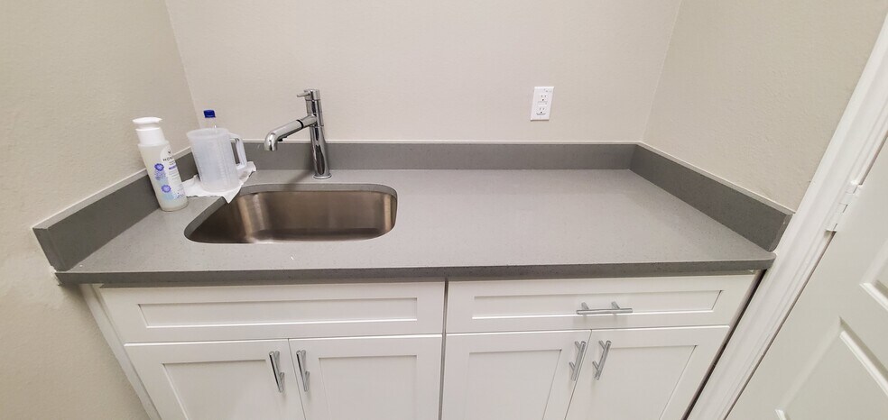 2nd floor - utility room - 4428 Dexter Ln