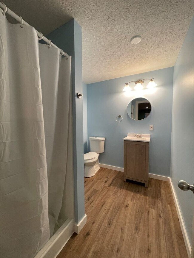 Building Photo - Ranch for rent in Omaha!