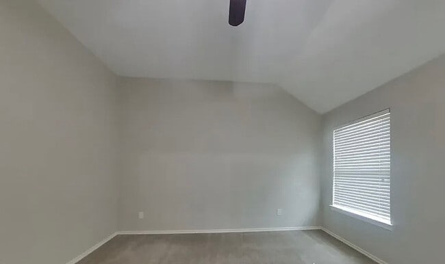 Building Photo - 700 Harris Ridge Dr