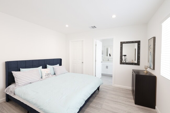 Master bedroom - 18623 Bryant St
