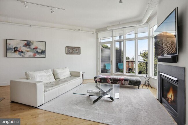 Building Photo - 1700 Kalorama Rd NW