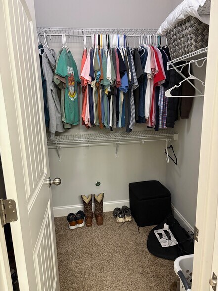 Building Photo - 318 Paul T Cir