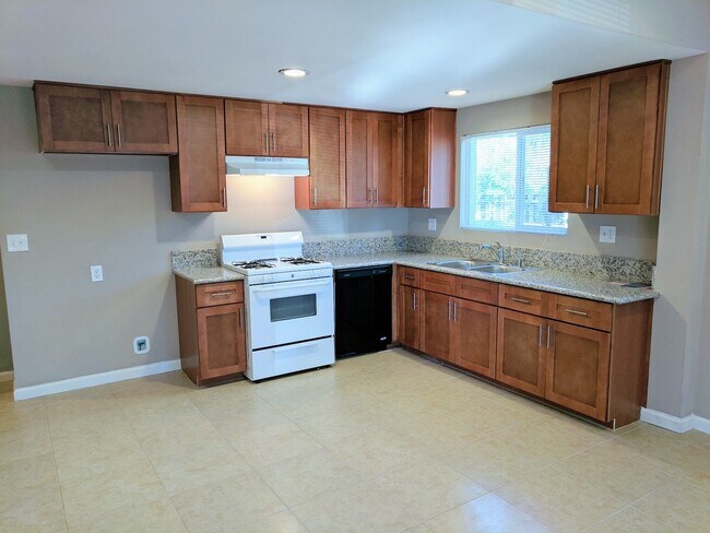 Building Photo - 4531 Park Ave