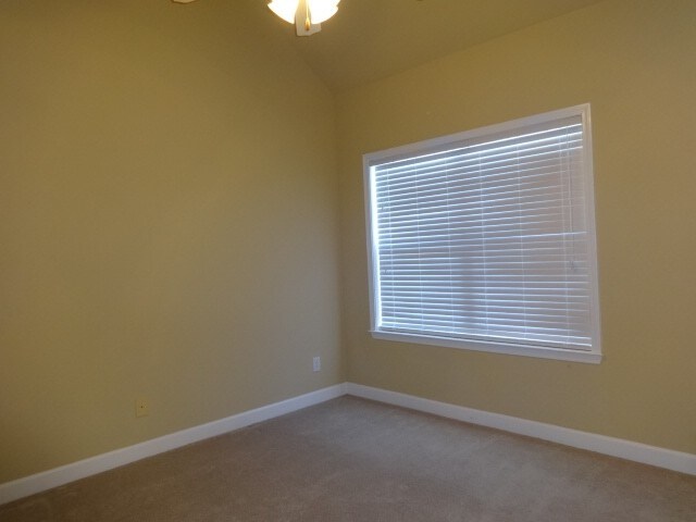Building Photo - 2271 Dewey Dr