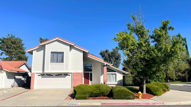Building Photo - Temecula Pool Home - 4 Bed | 2.5 Bath
