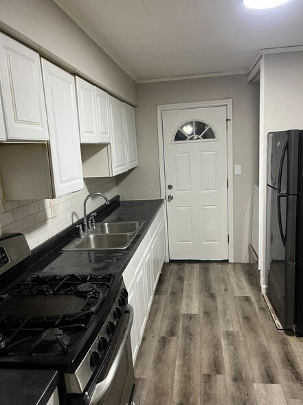 Building Photo - 394 Avenue A