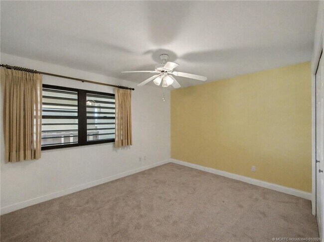 Building Photo - 166 SE St Lucie Blvd