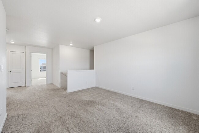 Building Photo - $2,695.95- 3 bed, 2.5 bath Home in Monument with Central AC and 2 Car Garage!