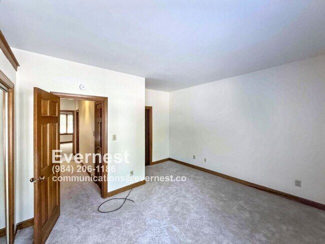 Building Photo - 101 Granby Ct