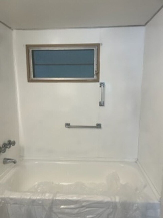 Building Photo - FOR RENT 55+COMMUNITY