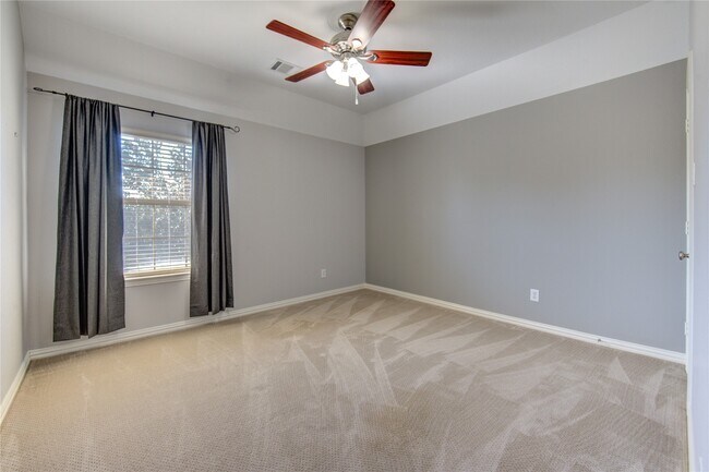 Building Photo - 12307 N Austin Shore Dr