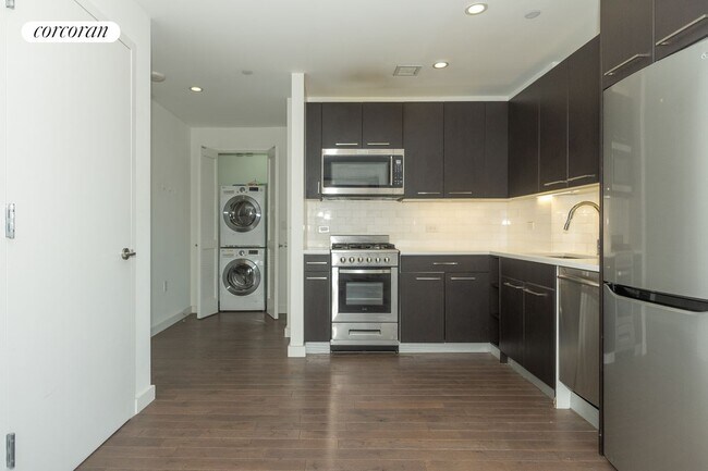 Building Photo - 321 W 110th St