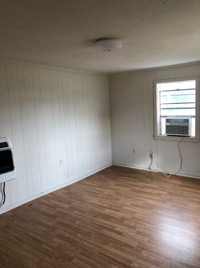 Building Photo - "Charming 3-Bedroom Home in Jonesboro – Cozy 955 Sq Ft Living!"