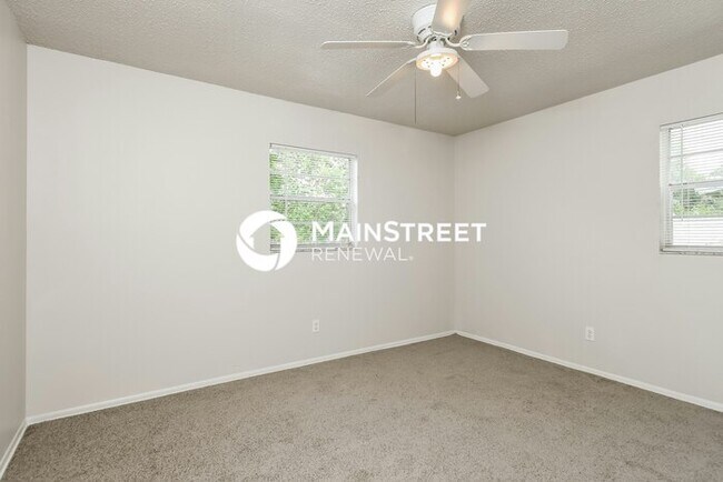 Building Photo - 3 Bedroom Pet-Friendly Home in WINTER HAVEN, FL with Main Street Renewal
