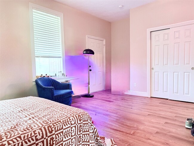 Building Photo - 4919 Walker St