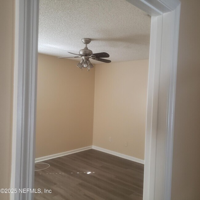 Building Photo - 8602 Longford Dr