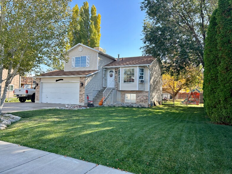 Primary Photo - 2493 1850 N St
