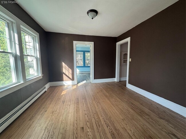 Building Photo - 2119 Maple Ave