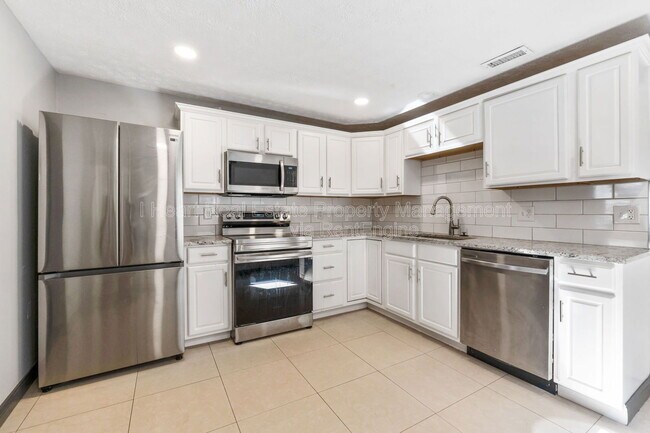 Building Photo - 957 Harrison Ave