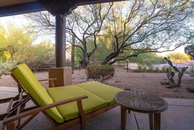 Building Photo - 6708 E Calle de Las Estrellas Rd