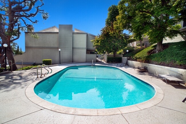 Building Photo - 15766 Midwood Dr