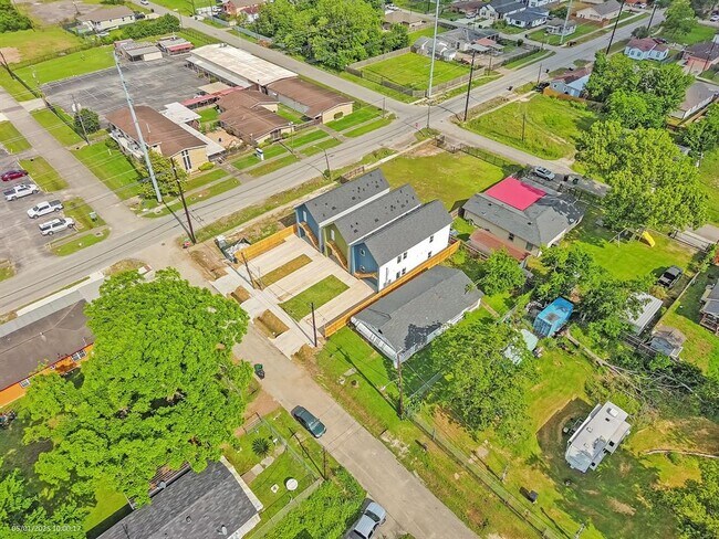 Building Photo - 409 Calloway St