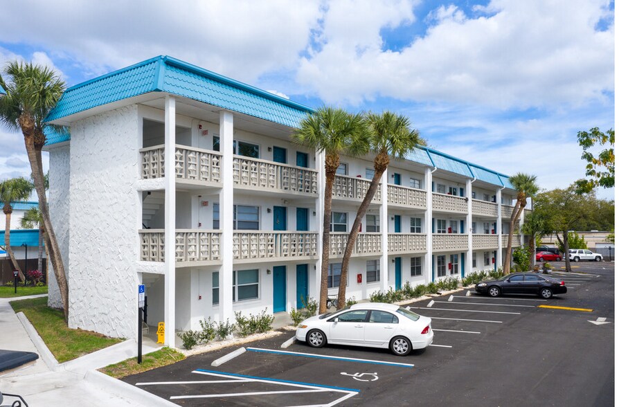 Ashford Bayside 5870 56th Ave N City FL 33709 Apartment Finder