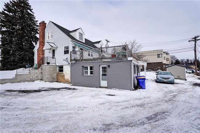 Building Photo - 1070 Gravel Rd