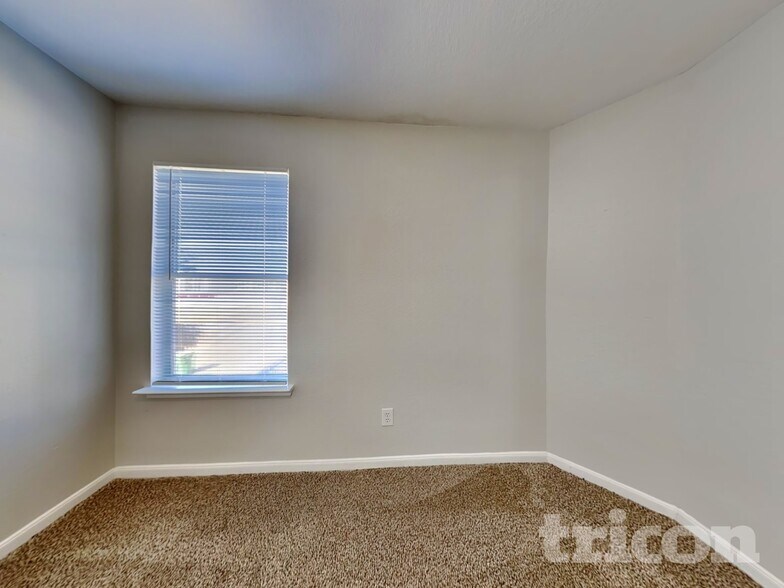 Building Photo - 10111 Victoria Falls Ln