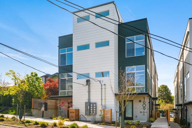 Building Photo - 1609-F South Washington Street-SI ID1035897P
