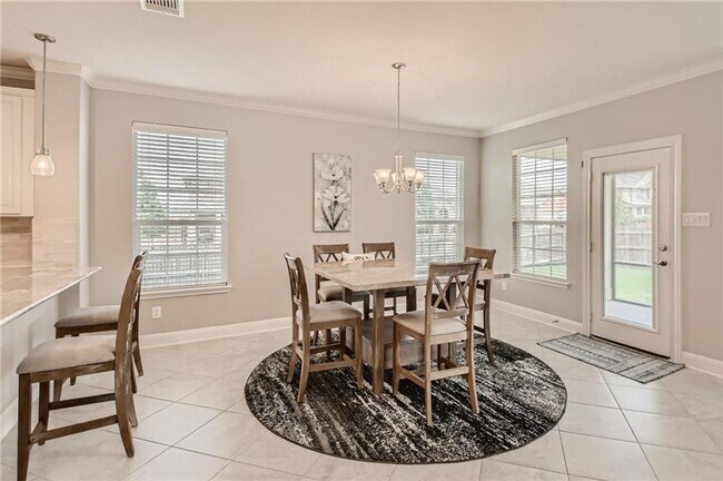Building Photo - 303 White River Dr