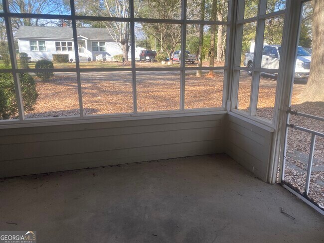 Building Photo - 155 Mimosa Dr