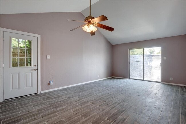 Building Photo - 1301 Thornridge Rd