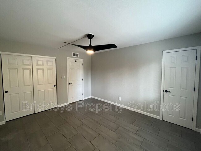 Building Photo - 8500 E Indian School Rd