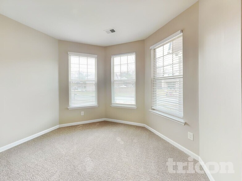 Building Photo - 3554 Hideaway Ln