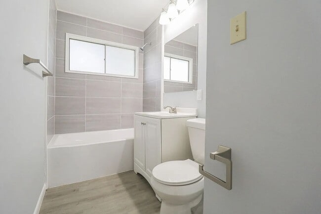 Building Photo - Section 8 Friendly - Updated and Modernized 3-Bedroom Home in Tulsa