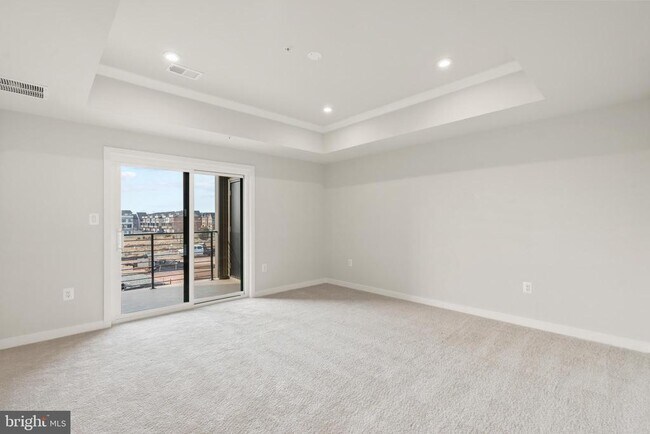 Building Photo - 22395 Claude Moore Dr