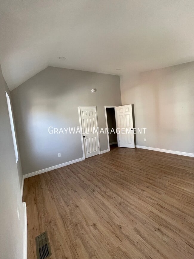 Building Photo - 89 Ridley Ave