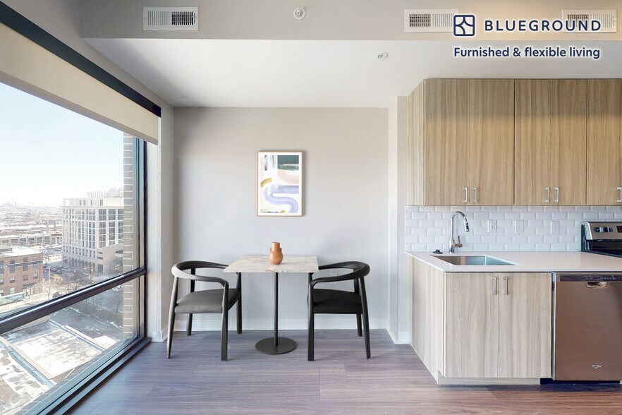 Building Photo - 555 President St