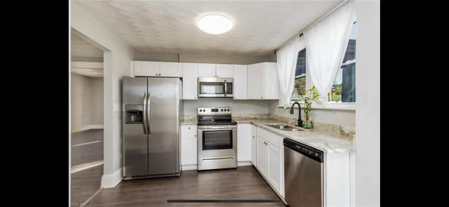 Kitchen - 3436 Chesapeake Blvd