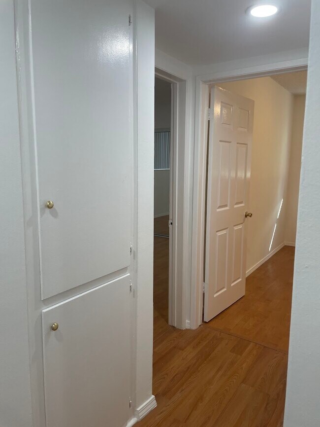 Building Photo - 1520 Venice Blvd