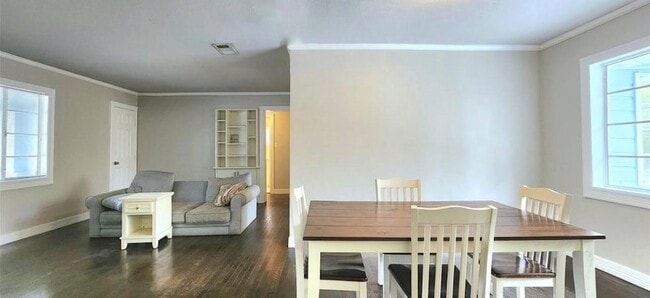 Building Photo - 6927 Burgess St